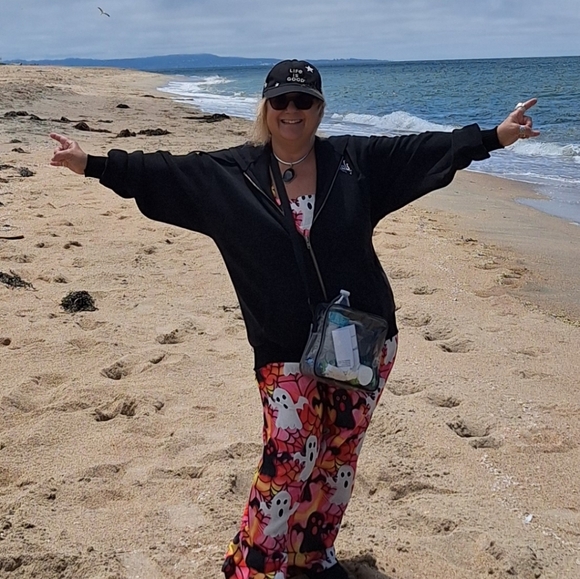 Meet your Posher, Lisa - Picture 3 of 3